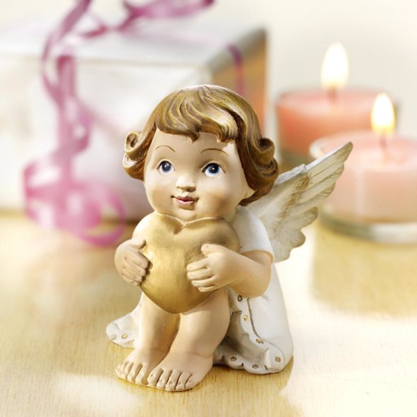 Anjel so srdcom v darčekovej krabičke