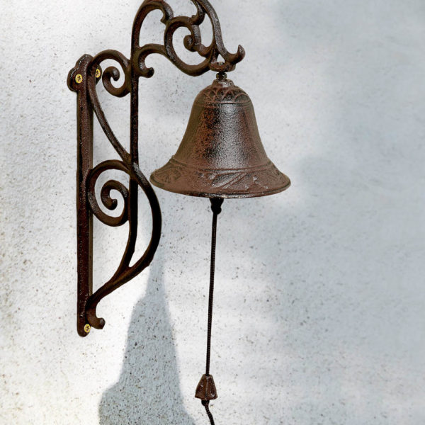 Zvonček na stenu liatinový