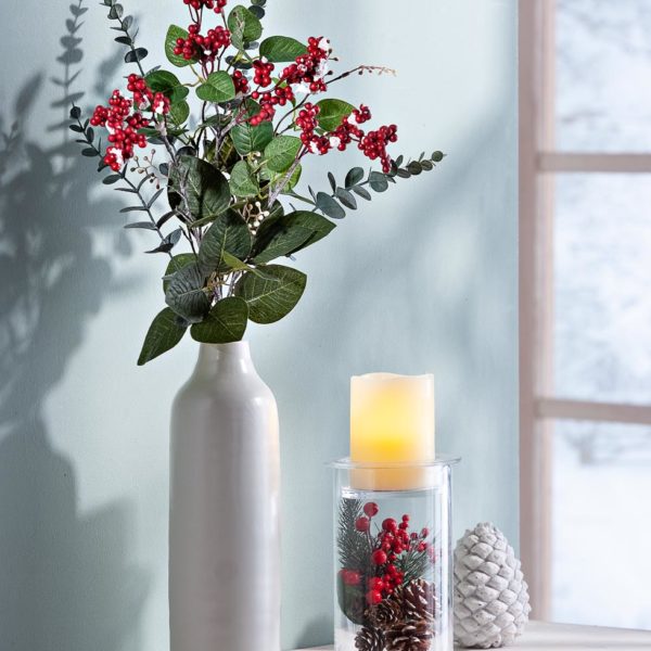 Umelá kytica z lesných plodov a eukalyptu s keramickou vázou