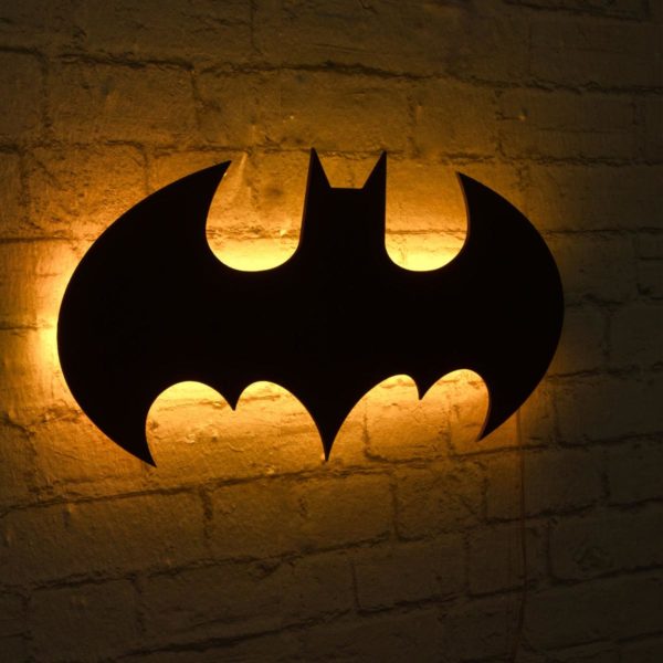 LED svetlo na stenu Batman